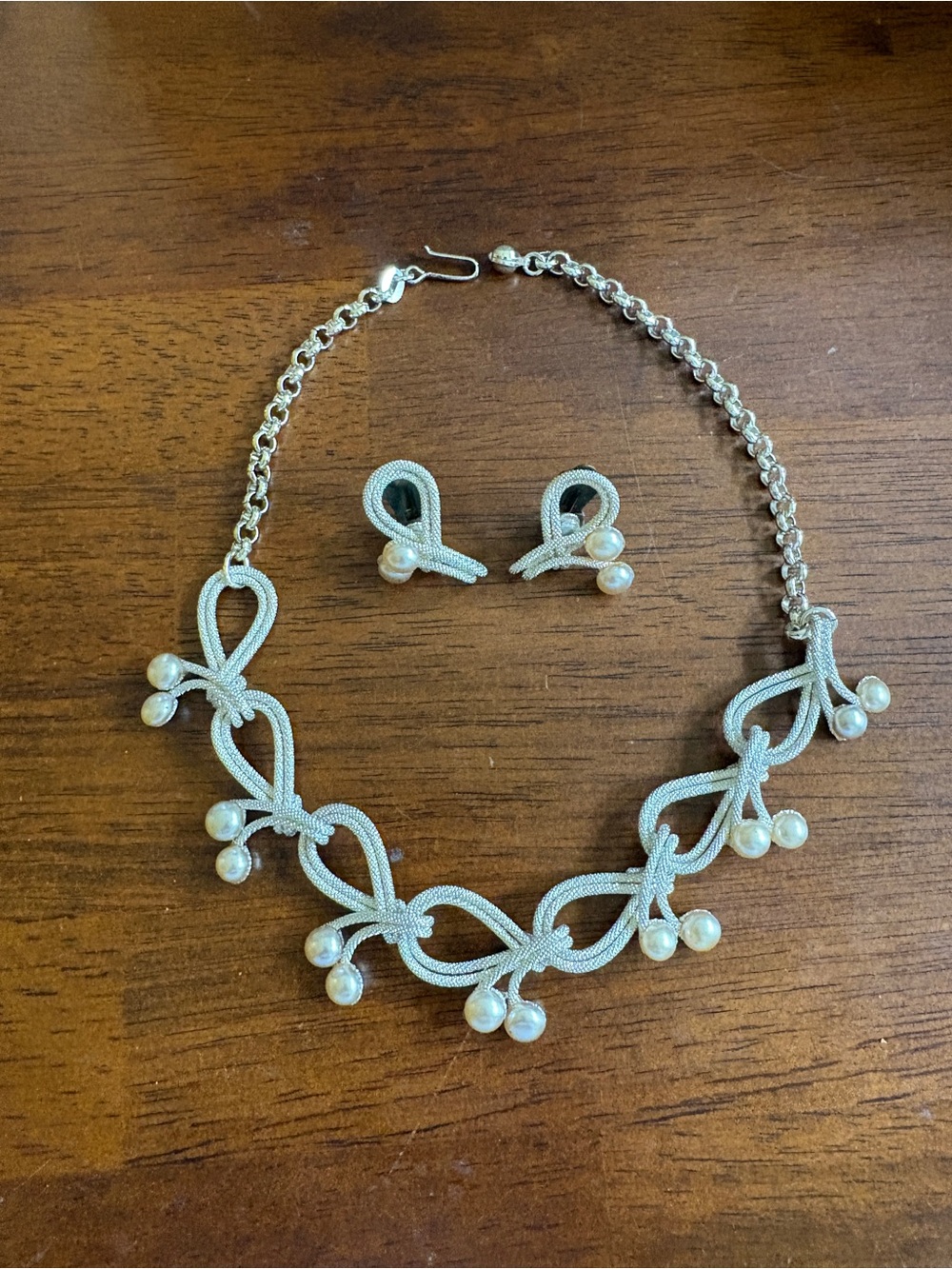 VINTAGE and Elegant Pearl Accent Loop Necklace and Clip-On Earring Set